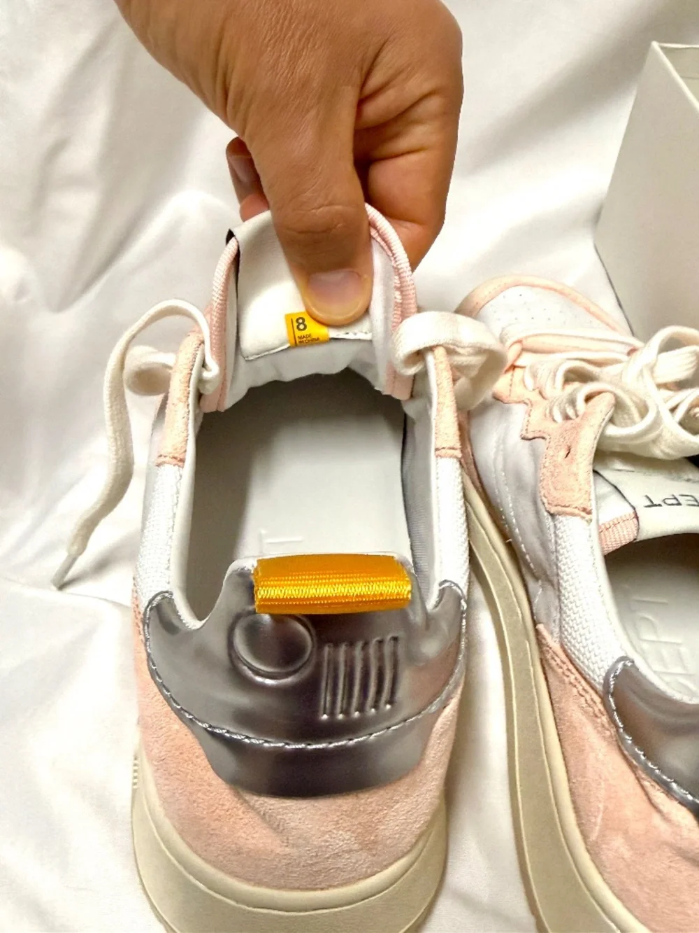 SALE! Oncept Phoenix Electric Peach Sneakers Women’s Size 8 New in Box
